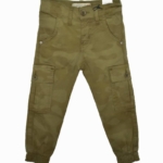 Спортен панталон в камуфлаж в зелено